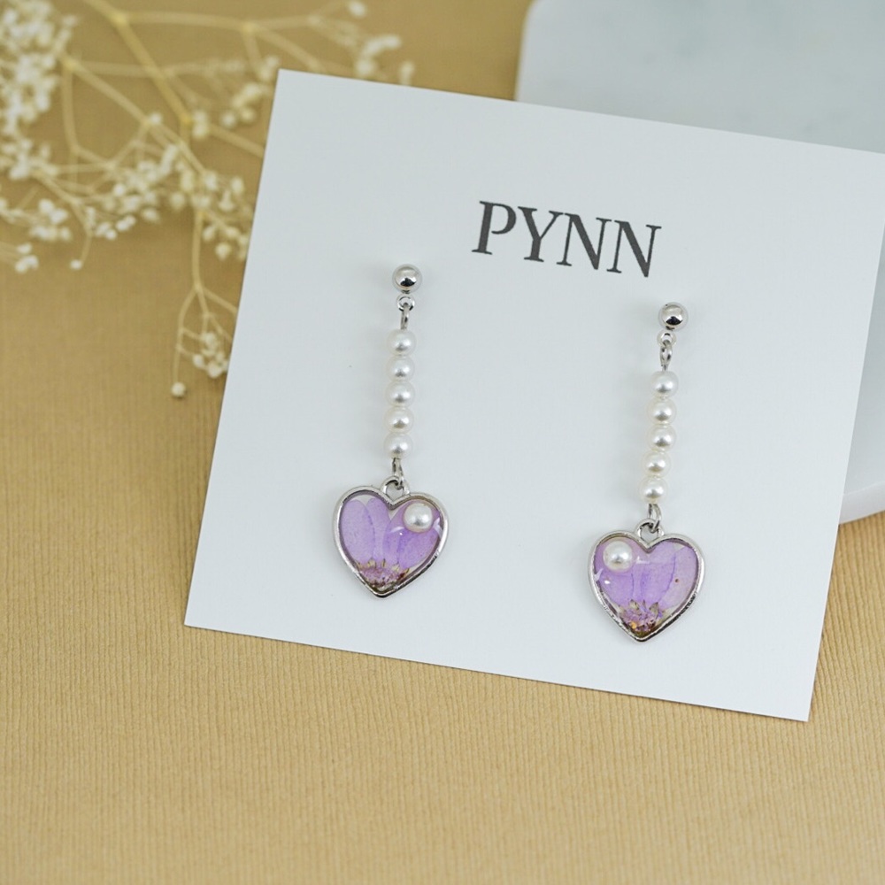 Purple daisy earrings with pearl